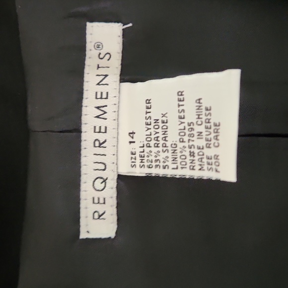 Misses NWT $130.00  Requirements 3-pc Size 14; Jacket, Pants, Skirt all in Black - Picture 3 of 16